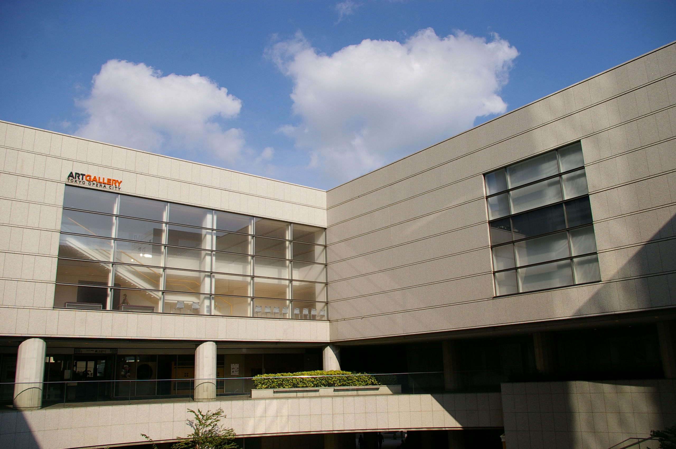 https://awt2024.artweektokyo.com/wp-content/uploads/2023/06/overview-Art-Gallery-Tokyo-Opera-City-1-scaled.jpg